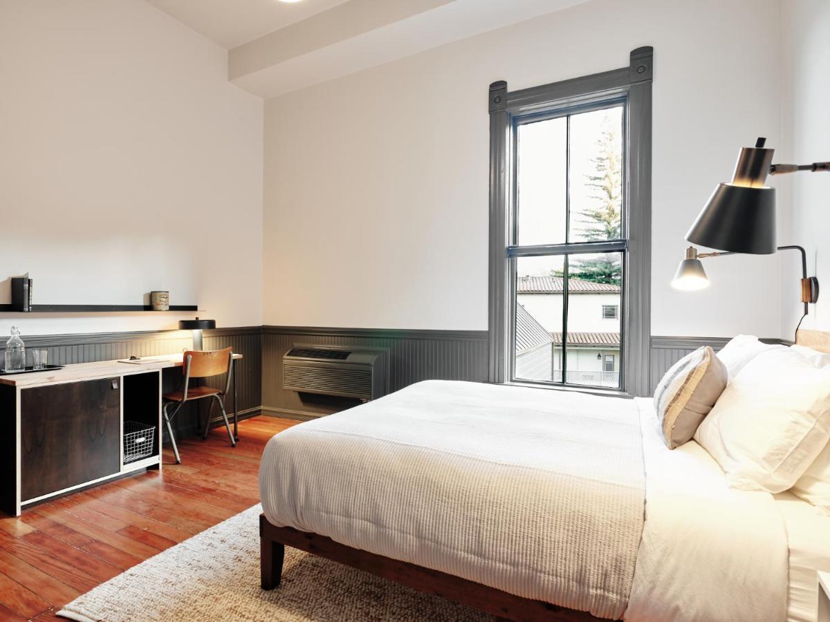 Thatcher Hotel Hopland Екстериор снимка